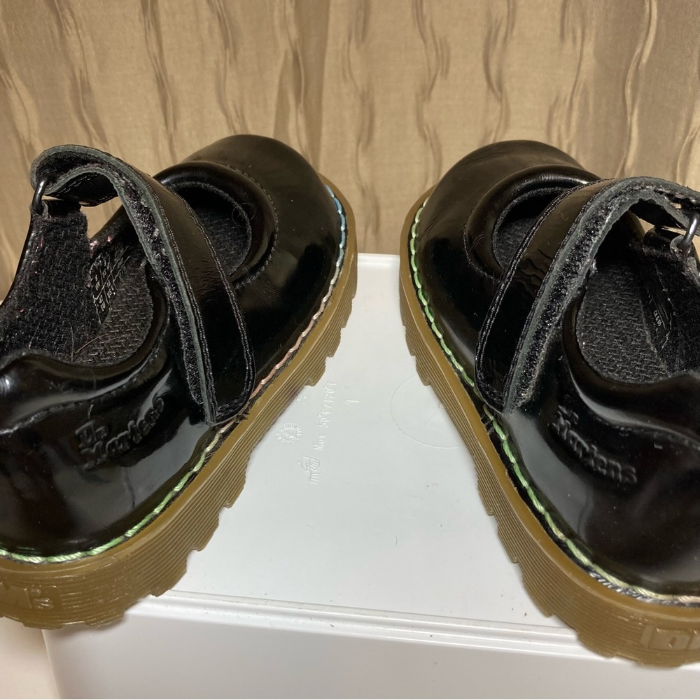 Dr. Martens Tully Mary Jane Toddler Girl's 9 Patent Leather Black Rainbow Stitch - Picture 9 of 16